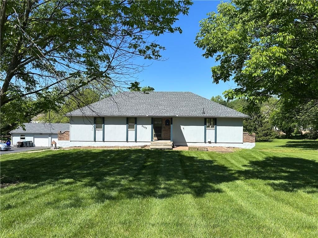 2105 Porter Road, Blue Springs, MO 64014