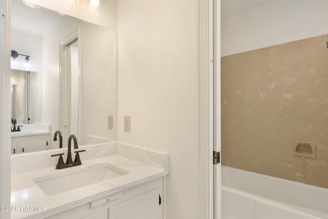 113 Valencia Drive, Lafayette, LA 70506