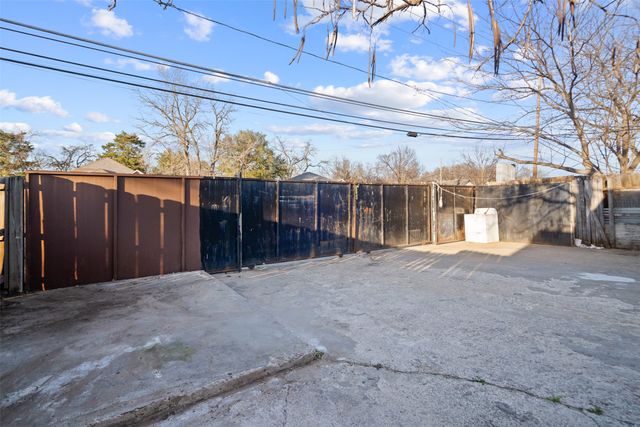 9923 Hustead Street, Dallas, TX 75217