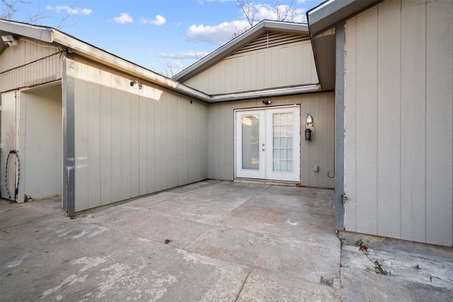 9923 Hustead Street, Dallas, TX 75217