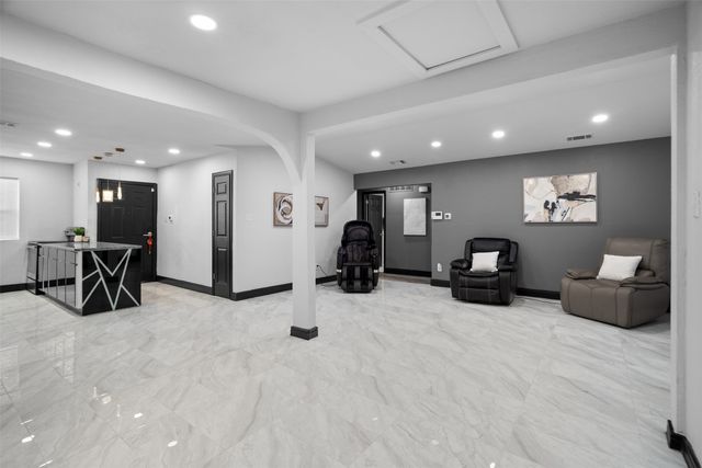 9923 Hustead Street, Dallas, TX 75217