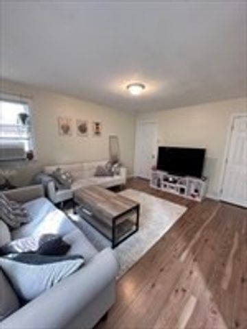 41 Winter Street 1R, Fitchburg, MA 01420