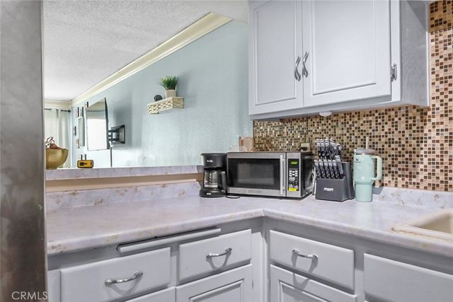 810 W Compton 16, Compton, CA 90220