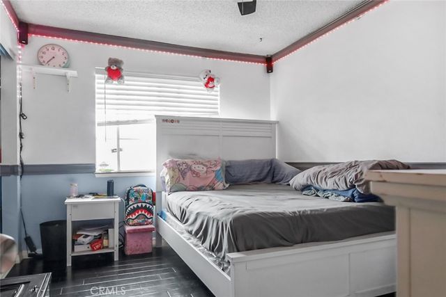 810 W Compton 16, Compton, CA 90220
