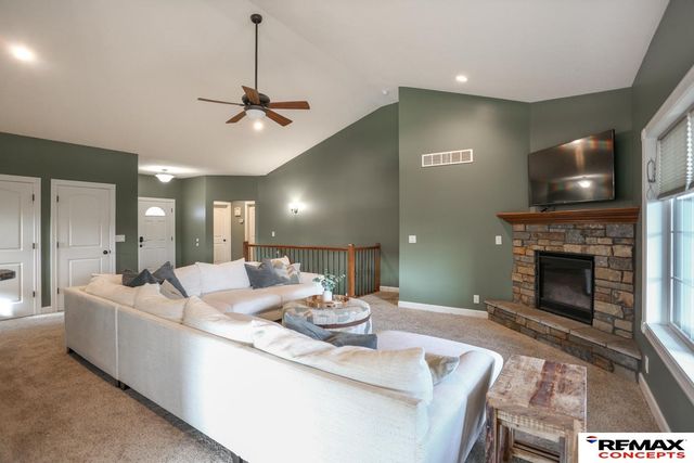 2725 Hoy Street, Lincoln, NE 68516
