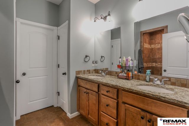 2725 Hoy Street, Lincoln, NE 68516