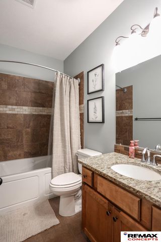 2725 Hoy Street, Lincoln, NE 68516