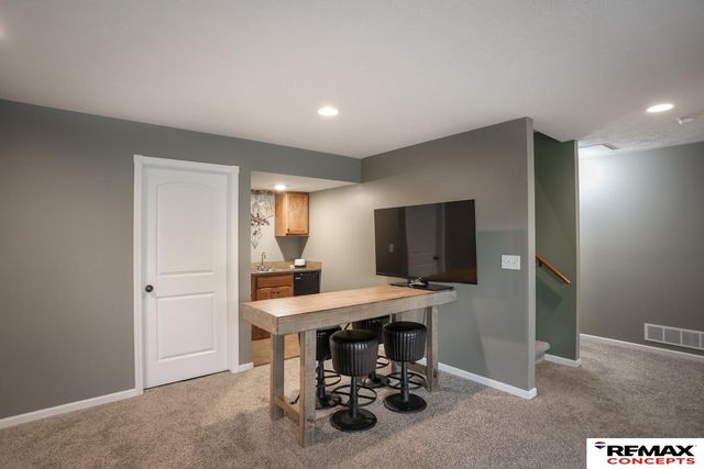 2725 Hoy Street, Lincoln, NE 68516