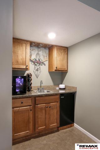 2725 Hoy Street, Lincoln, NE 68516