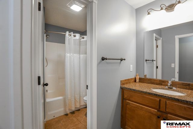 2725 Hoy Street, Lincoln, NE 68516