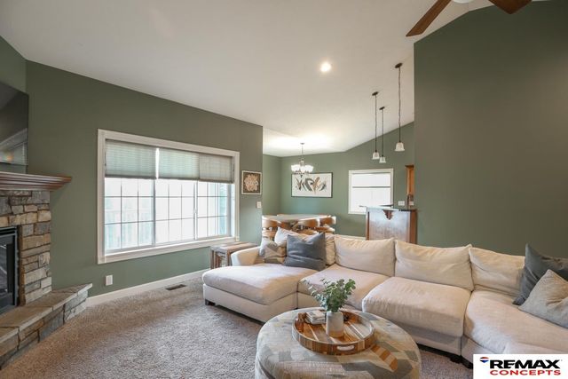 2725 Hoy Street, Lincoln, NE 68516