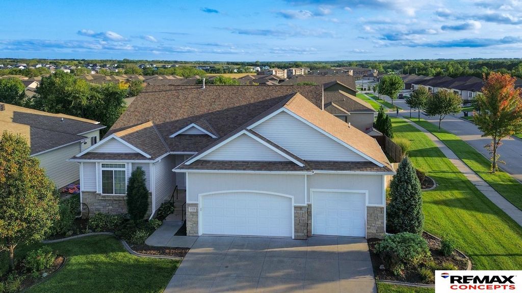 2725 Hoy Street, Lincoln, NE 68516