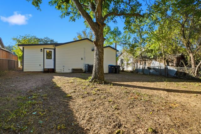 2421 Johnson Street, Fort Worth, TX 76105