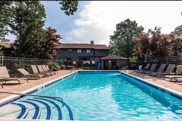 1930 Sunrise Highway 34, Merrick, NY 11566