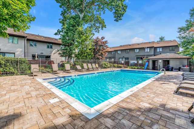 1930 Sunrise Highway 34, Merrick, NY 11566