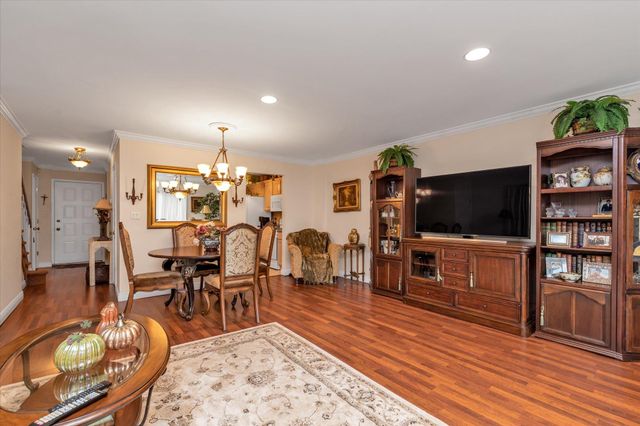 1930 Sunrise Highway 34, Merrick, NY 11566