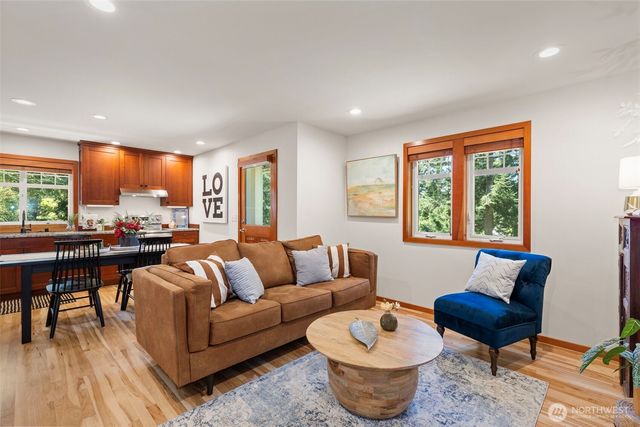 2580 NW Canal View Way, Poulsbo, WA 98370