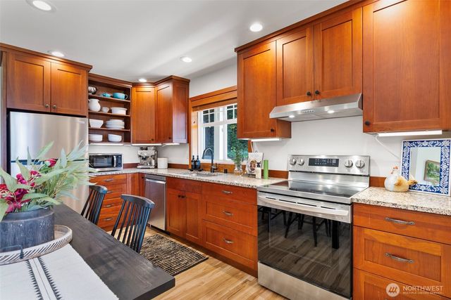 2580 NW Canal View Way, Poulsbo, WA 98370