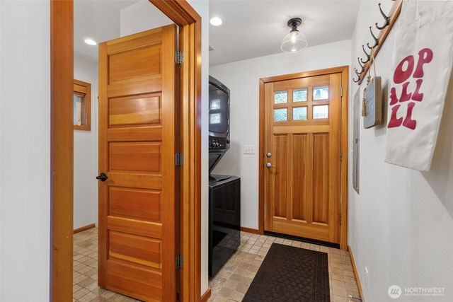 2580 NW Canal View Way, Poulsbo, WA 98370