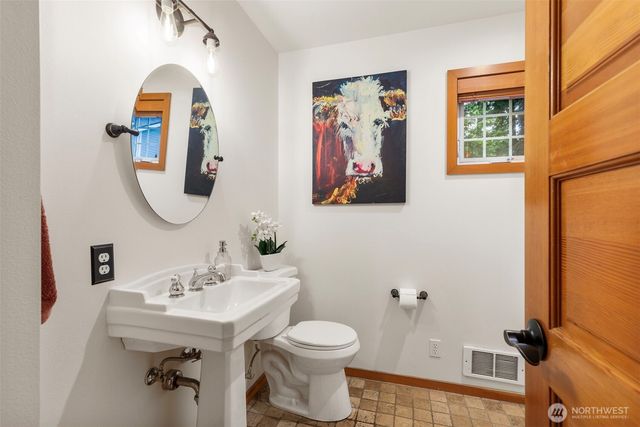 2580 NW Canal View Way, Poulsbo, WA 98370