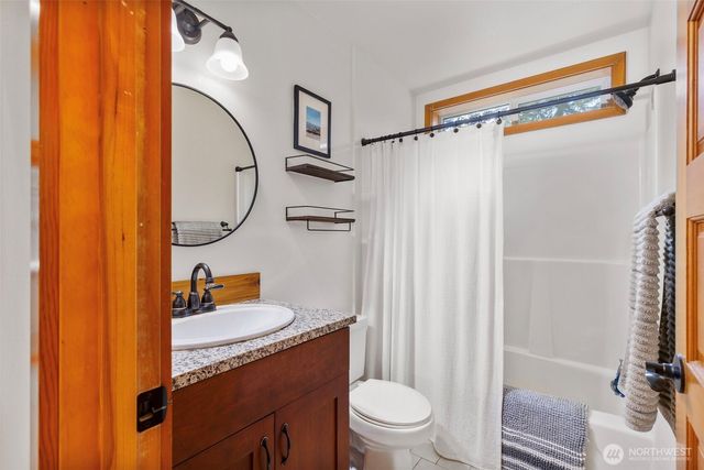 2580 NW Canal View Way, Poulsbo, WA 98370