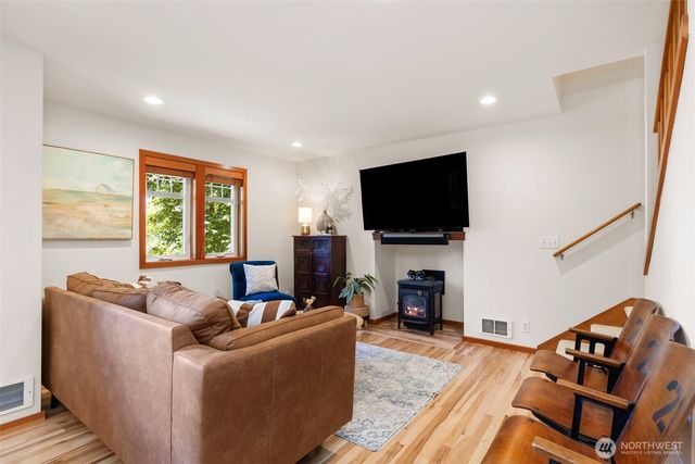 2580 NW Canal View Way, Poulsbo, WA 98370