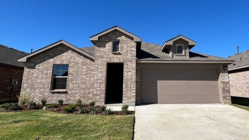 8501 COFFEE SPRINGS Drive, Fort Worth, TX 76131