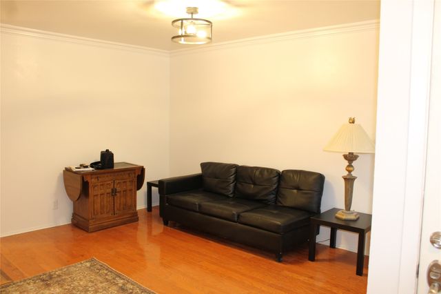 817 Edgehill Drive, Hurst, TX 76053