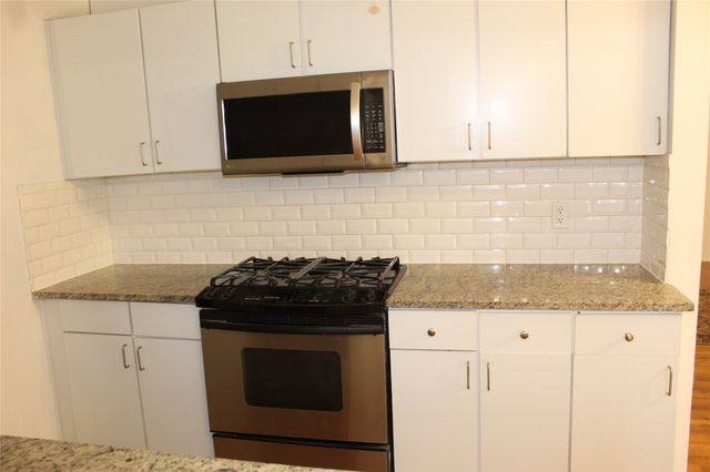 817 Edgehill Drive, Hurst, TX 76053