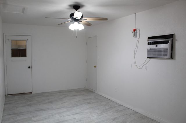 817 Edgehill Drive, Hurst, TX 76053