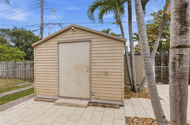 2485 NE 214th Street, Miami, FL 33180