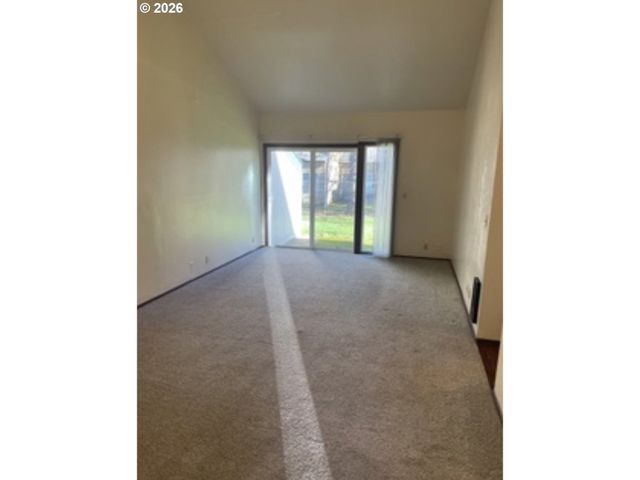 7886 Se STEPHANIE Ct, Milwaukie, OR 97222