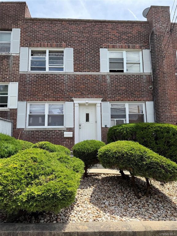 76 Dongan Avenue, Staten Island, NY 10314