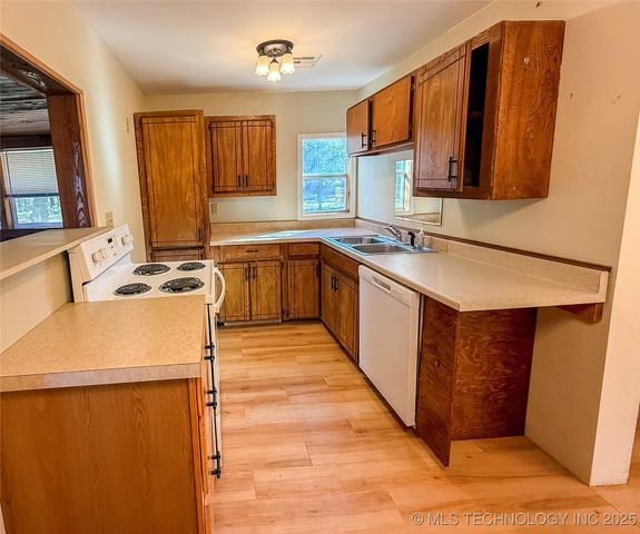 382 Seminole Road, Lone Grove, OK 73443