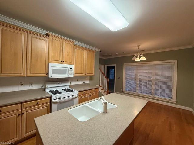 2208 Anchoridge Avenue, High Point, NC 27265