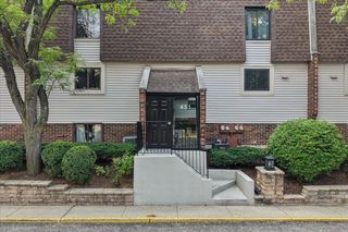 451 ELM Street 2F, Deerfield, IL 60015