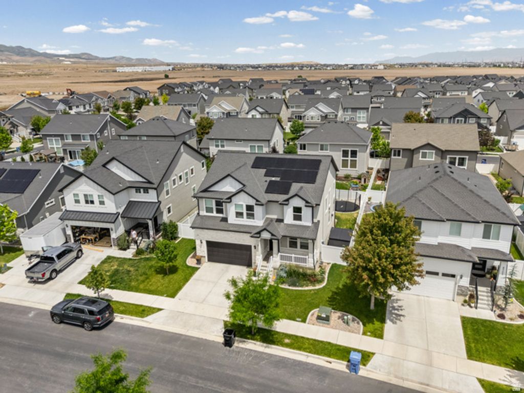 Image 6 of property listing at 6732 W DESERT MESA DR, Herriman, UT 84096