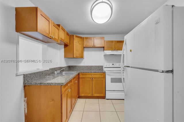 9143 SW 77th Ave B710, Miami, FL 33156