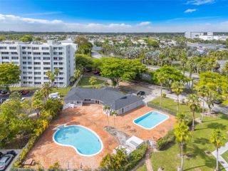 9143 SW 77th Ave B710, Miami, FL 33156