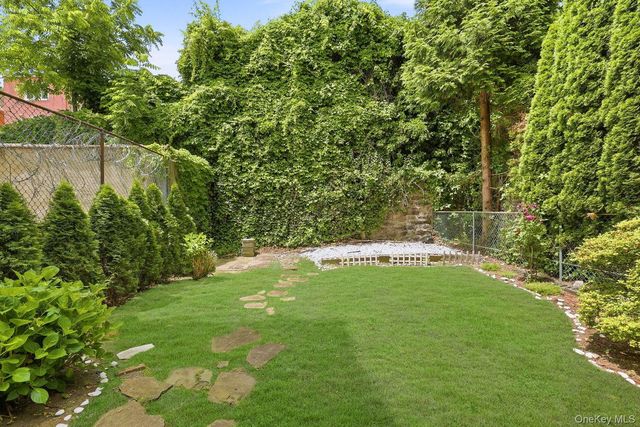 4223 Digney Avenue, Bronx, NY 10466
