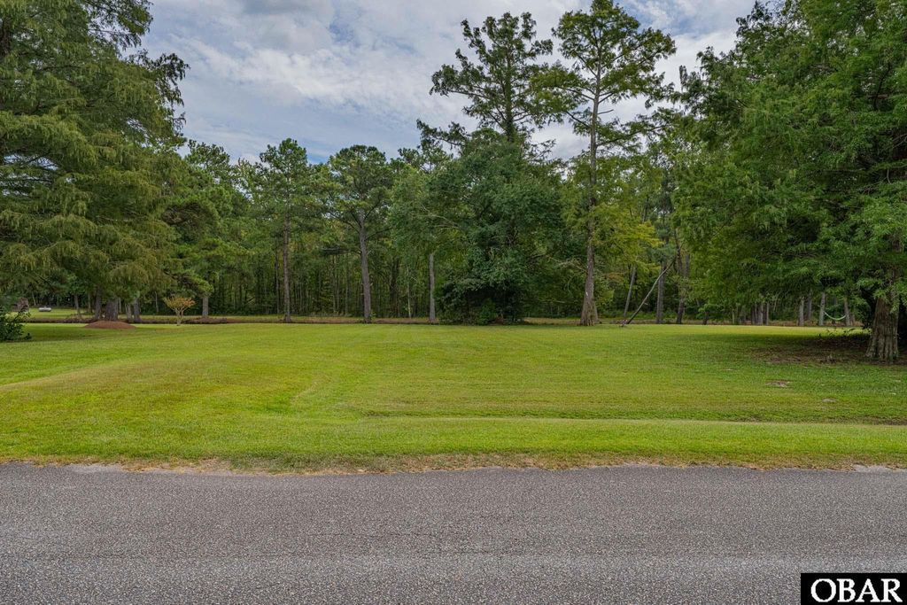 Image 2 of property listing at 104 Pike Drive, Elizabeth City, NC 27909