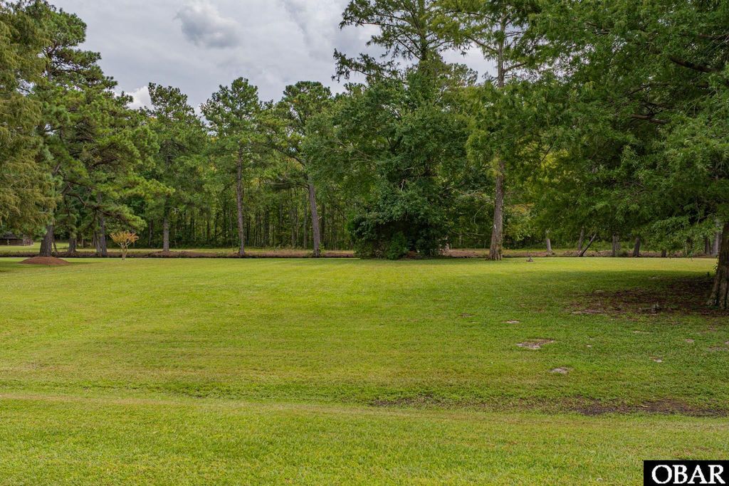 Image 12 of property listing at 104 Pike Drive, Elizabeth City, NC 27909