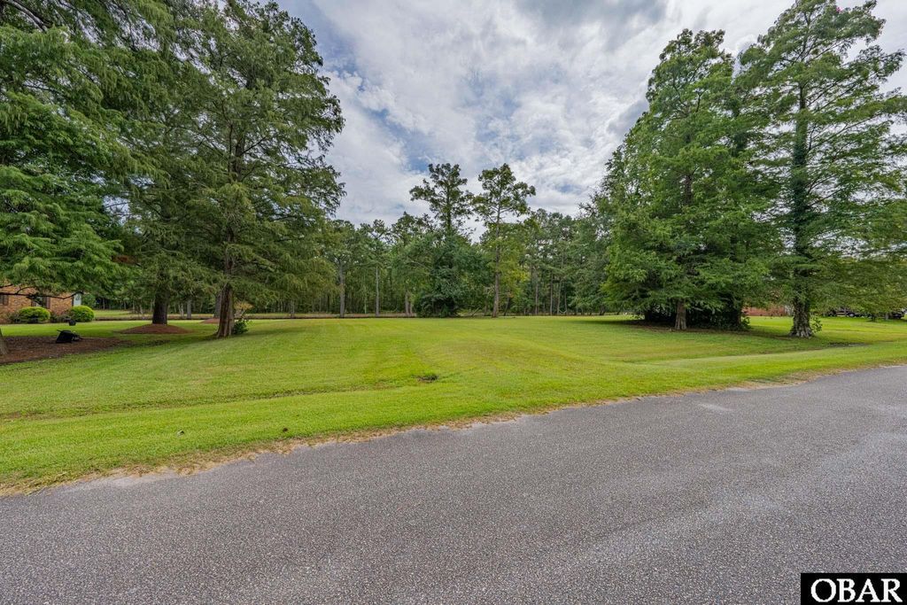 Image 3 of property listing at 104 Pike Drive, Elizabeth City, NC 27909