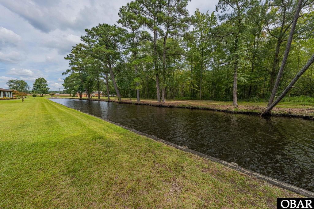 Image 7 of property listing at 104 Pike Drive, Elizabeth City, NC 27909