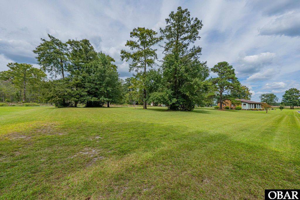 Image 8 of property listing at 104 Pike Drive, Elizabeth City, NC 27909