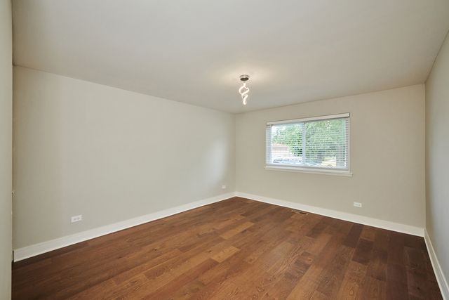 7074 N RIDGE Boulevard 1E, Chicago, IL 60645