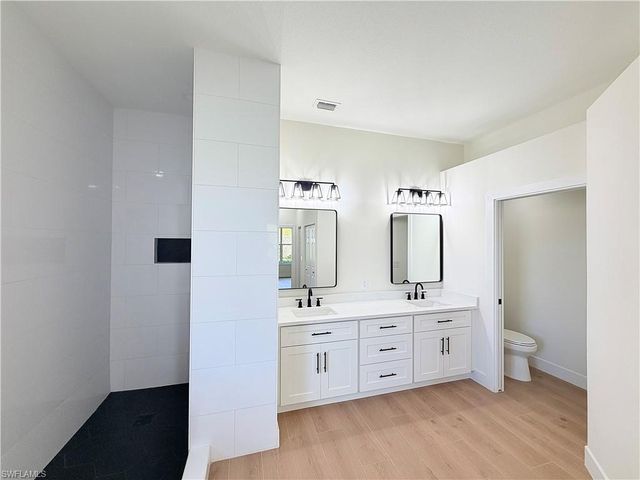 11001 Sea Tropic LN, Fort Myers, FL 33908