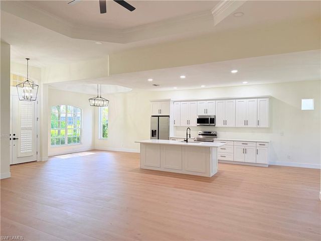 11001 Sea Tropic LN, Fort Myers, FL 33908