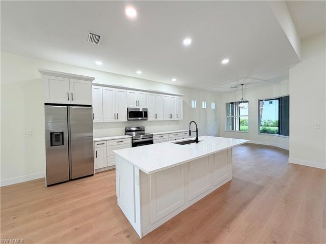 11001 Sea Tropic LN, Fort Myers, FL 33908