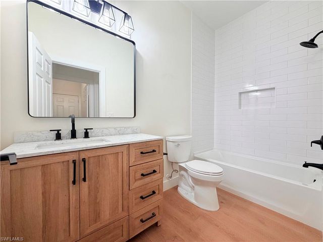 11001 Sea Tropic LN, Fort Myers, FL 33908